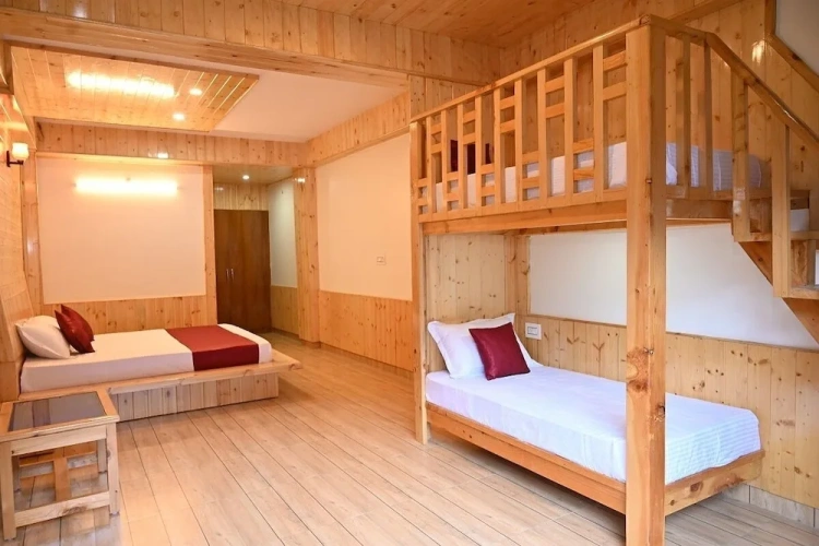 Standard Triple room