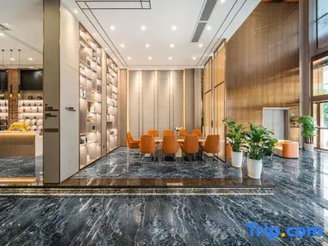 Poltton Century Hotel（Yangjiang  Jinshan Road ）