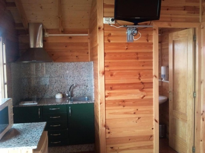 2 Bedrooms Bungalow
