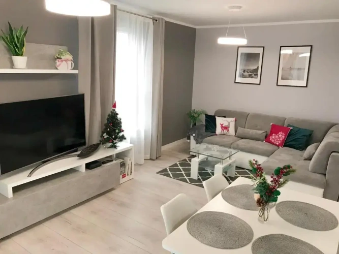 2 Bedrooms Apartment
