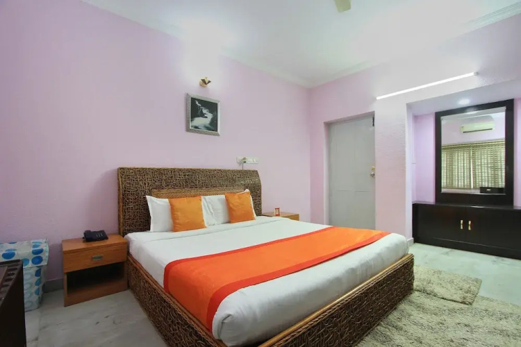 OYO 10022 Hotel Oak Castle