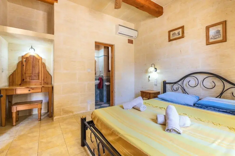 Villa Ta Debora Sleeps 8 With Pool