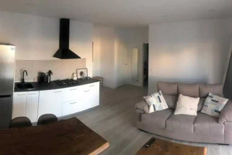 3 Bedrooms Apartment