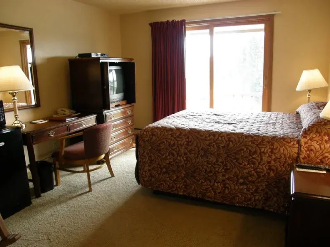 Beluga Lake Lodge