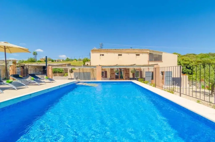 3 Bedrooms Villa