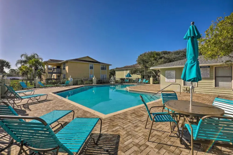 Walk to St Augustine Beach! Condo w/ Pool Access