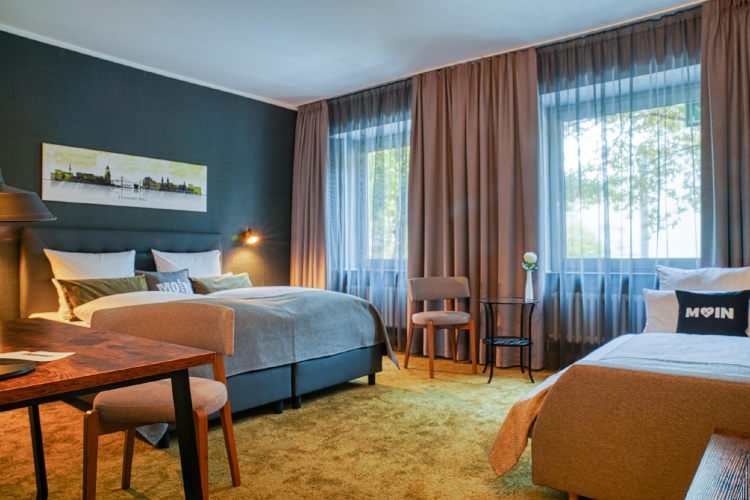 Standard Triple room