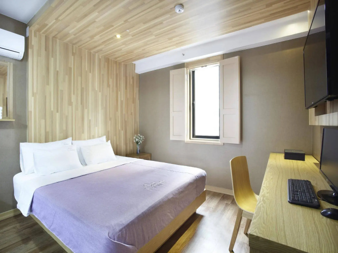 Cloud 9 Hotel