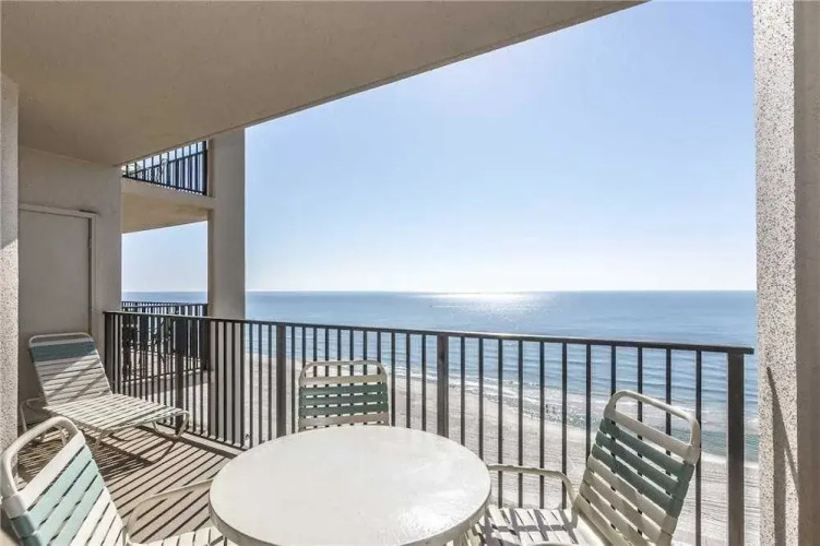 Phoenix X 1202 - 1 Br condo by RedAwning
