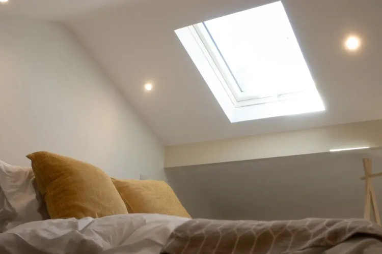 Honey Bee Cottage, Tiny House, Welshpool