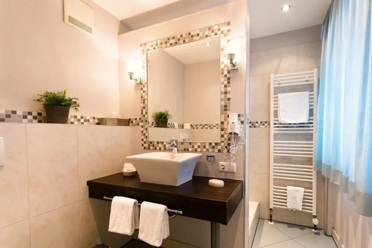 Intourhotel