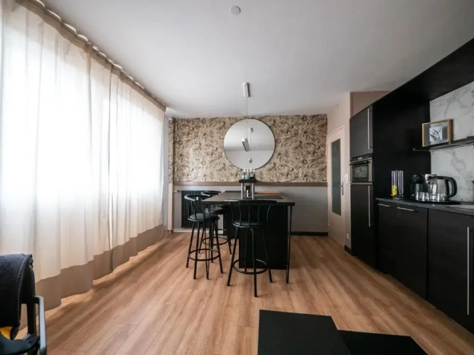 1 Bedroom Apartment