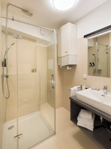 2 Bedrooms Comfort room