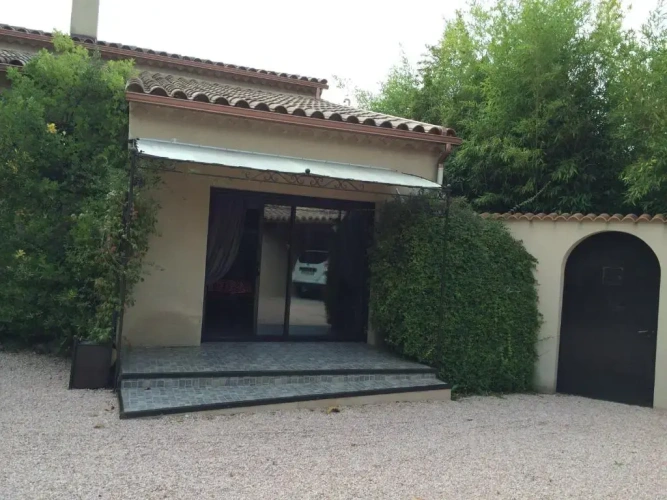 2 Bedrooms Cottage