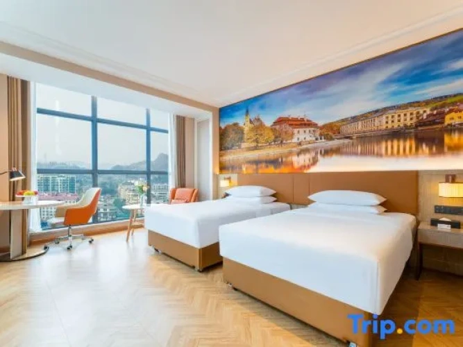 Standard Twin room with view