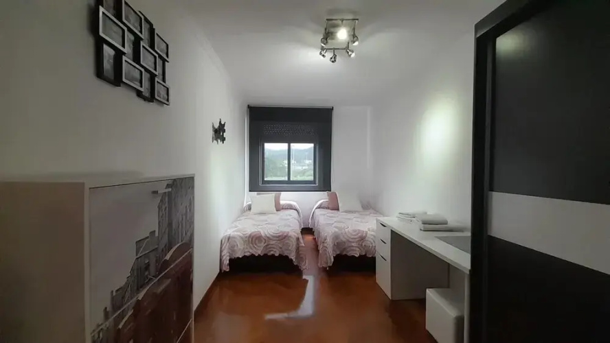 Apartment-sleeps6-parking-terrace