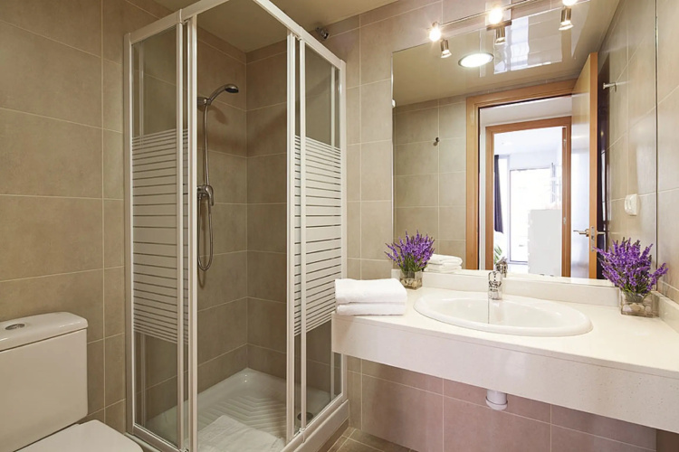 Charmsuites Paralel Apartments