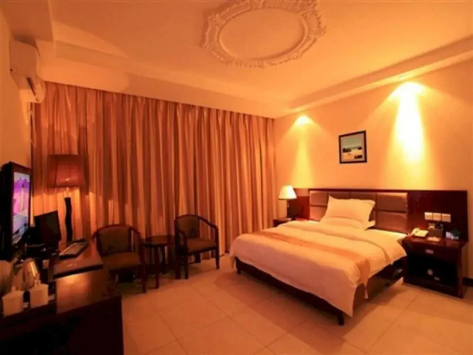 Purple Attic Holiday Hotel