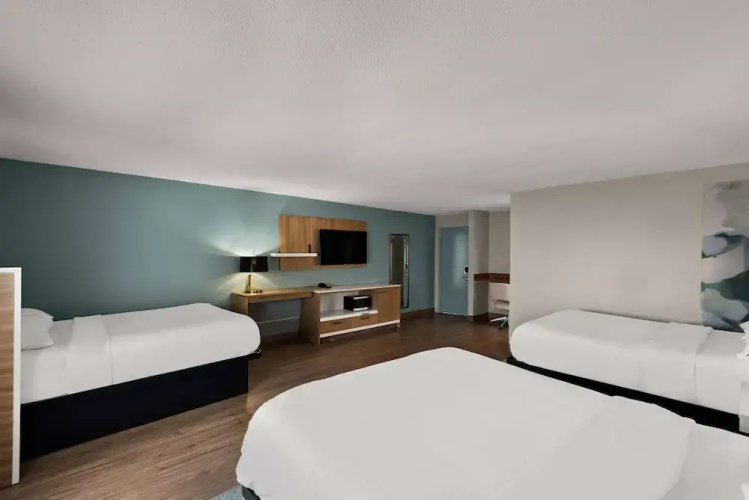 Best Western Metro North