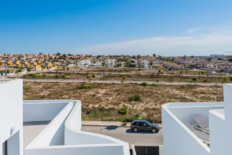 3 Bedrooms Villa