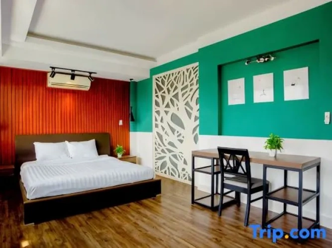 Standard Double room with city view