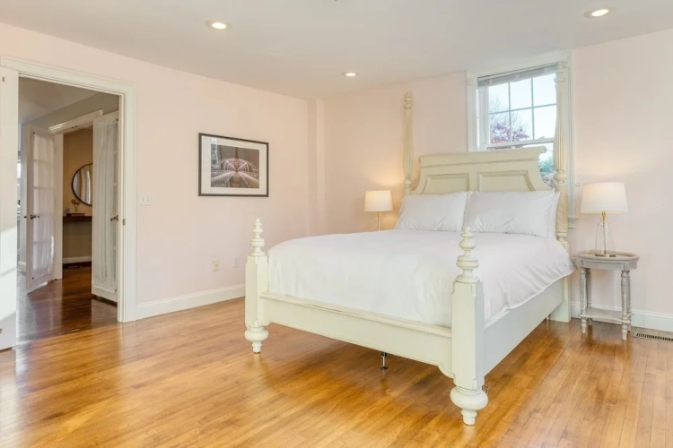 6 Bedrooms Cottage with balcony