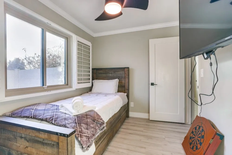 4 Bedrooms Cottage