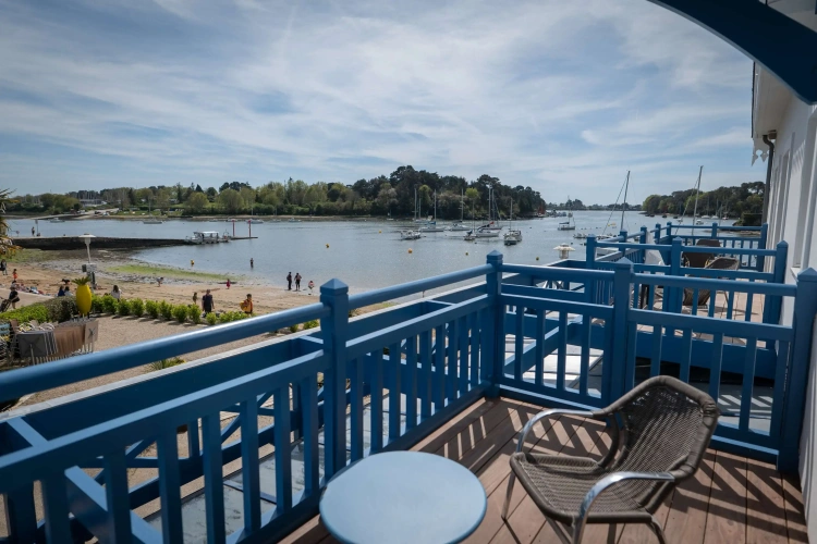 Superior Double room with balcony and with sea view