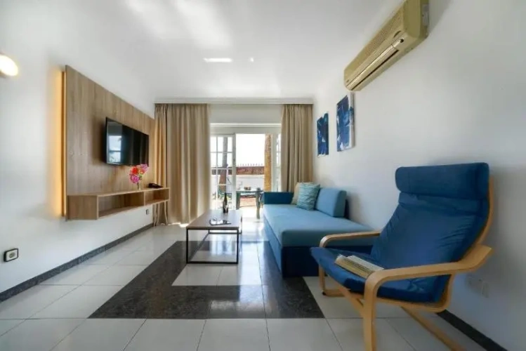 1 Bedroom Double Apartment with garden view