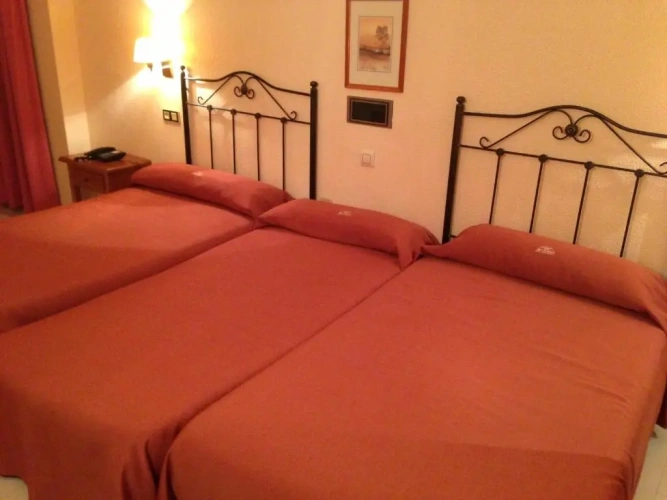 Standard Triple room