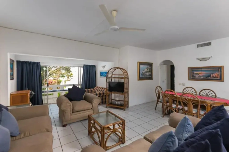 3 Bedrooms Apartment