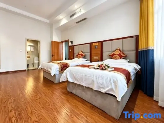 Quadruple Suite
