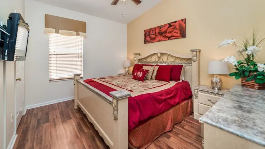8157 fan Palm way