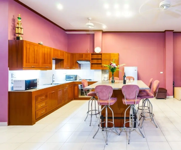 4 Bedrooms Villa