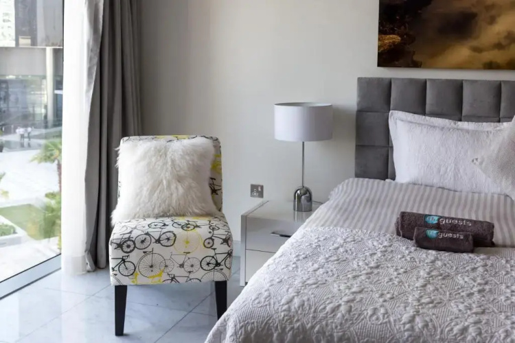 HiGuests - Studio with Chic Decor, 6-min from Burj Khalifa