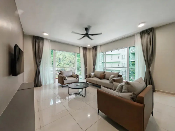 Mountain & Lake Views' Suite Cycas