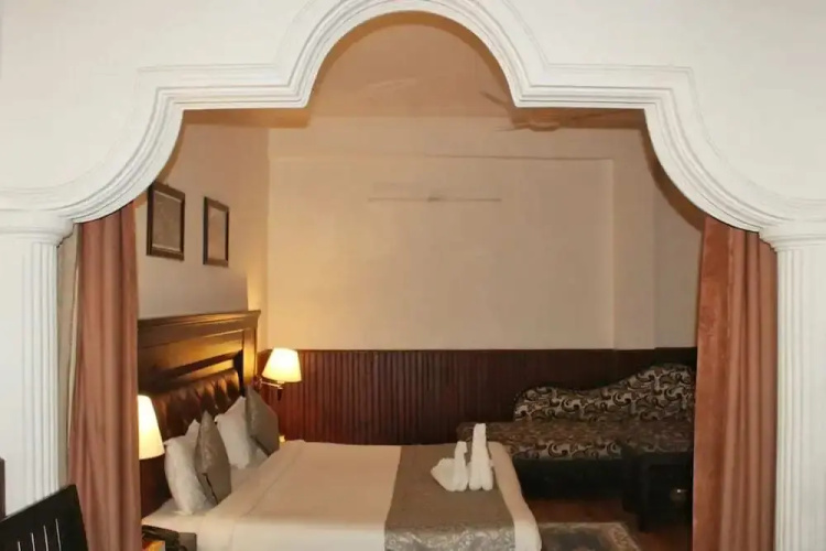 Esan Guest House Varanasi by Goroomgo