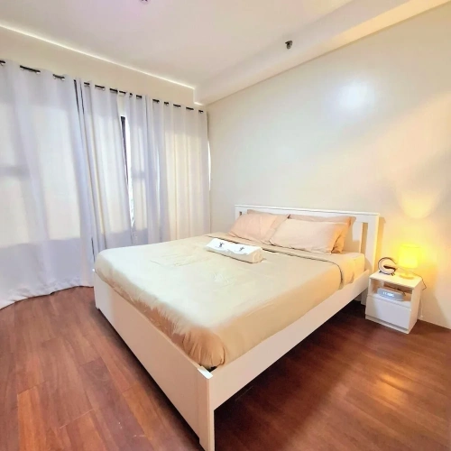 1 Bedroom Deluxe Double room with balcony and with bay view
