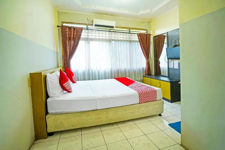OYO 90390 Hotel Rd Premium