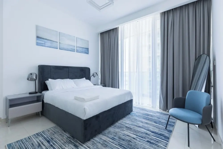 1 Bedroom Apartment with city view