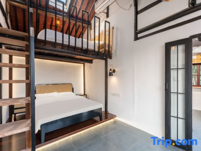 Bed in Dorm