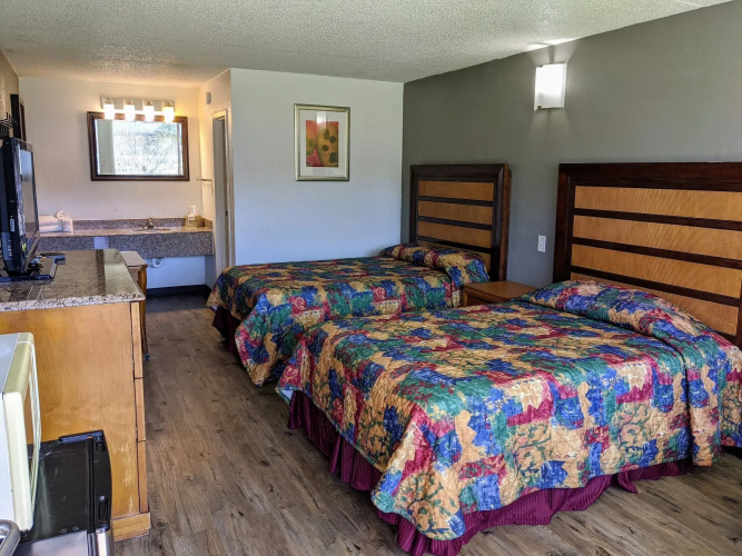Garden Inn & Suites