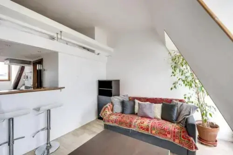 Paris 1st - Chatelet Les Halles - Rue Ferronnerie - Id 161
