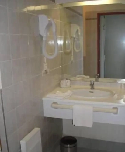 Standard Twin room with balcony