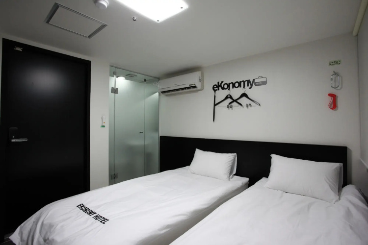 Ekonomy Hotel Myeongdong premier