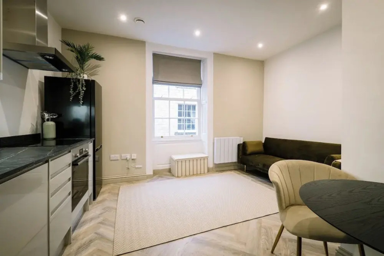 Sun St Apartment 4