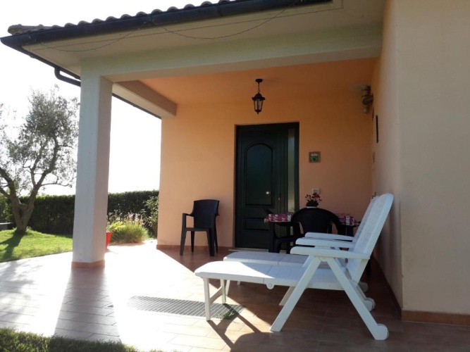 2 Bedrooms Apartment with garden view