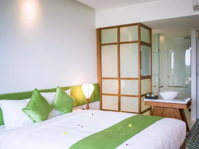 Superior room with city view