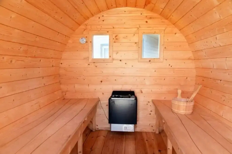 Comfortable Ground Floor Apartment, Summer Pool