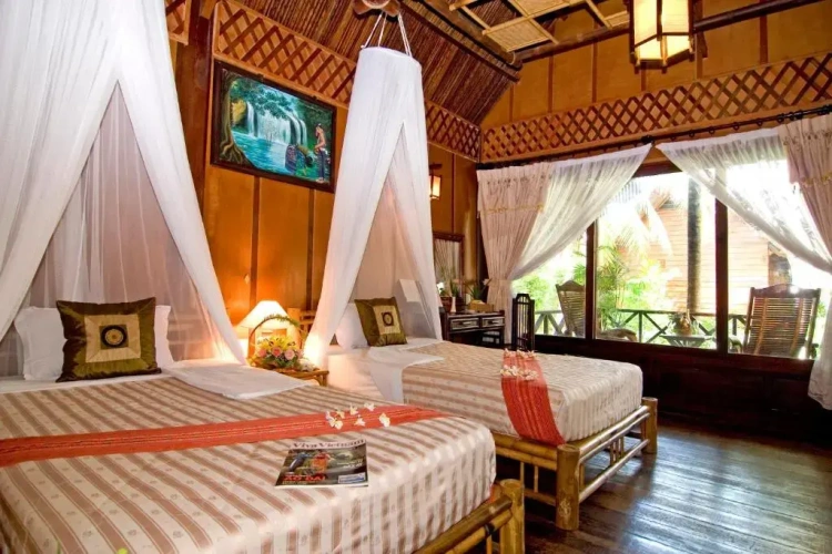 Twin Bungalow with garden view